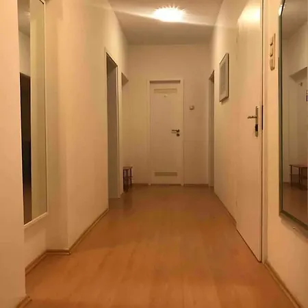 Schoene Grosse 2 Schlafzimmer Bis 6 Pax Naehe Stadion Signal Iduna