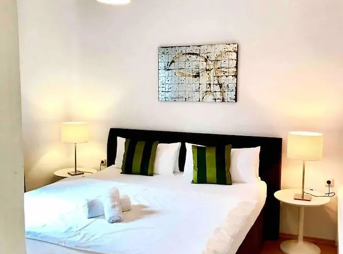 Schoene Grosse 2 Schlafzimmer Bis 6 Pax Naehe Stadion Signal Iduna Dortmund