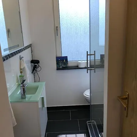 Schoene Grosse 2 Schlafzimmer Bis 6 Pax Naehe Stadion Signal Iduna 도르트문트