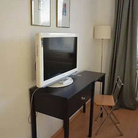 Schoene Grosse 2 Schlafzimmer Bis 6 Pax Naehe Stadion Signal Iduna *