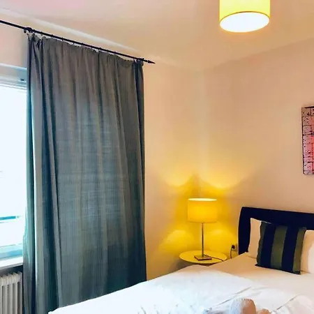 Schoene Grosse 2 Schlafzimmer Bis 6 Pax Naehe Stadion Signal Iduna 多特蒙德