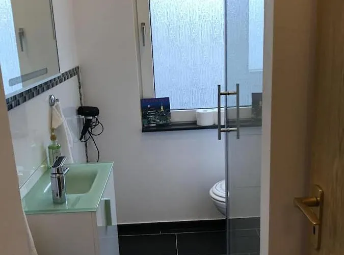 Schoene Grosse 2 Schlafzimmer Bis 6 Pax Naehe Stadion Signal Iduna 도르트문트