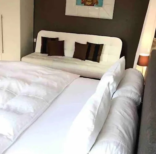 Schoene Grosse 2 Schlafzimmer Bis 6 Pax Naehe Stadion Signal Iduna Apartmán *