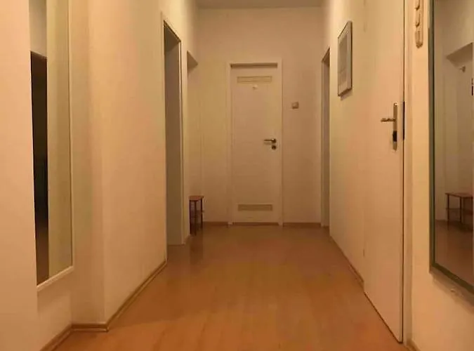 Schoene Grosse 2 Schlafzimmer Bis 6 Pax Naehe Stadion Signal Iduna