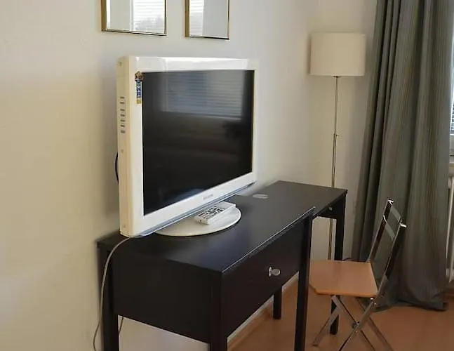 Schoene Grosse 2 Schlafzimmer Bis 6 Pax Naehe Stadion Signal Iduna *