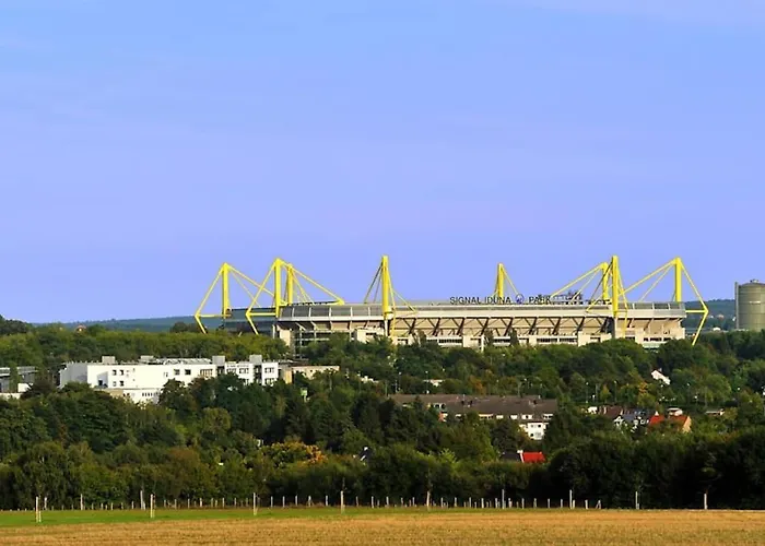 Schoene Grosse 2 Schlafzimmer Bis 6 Pax Naehe Stadion Signal Iduna *